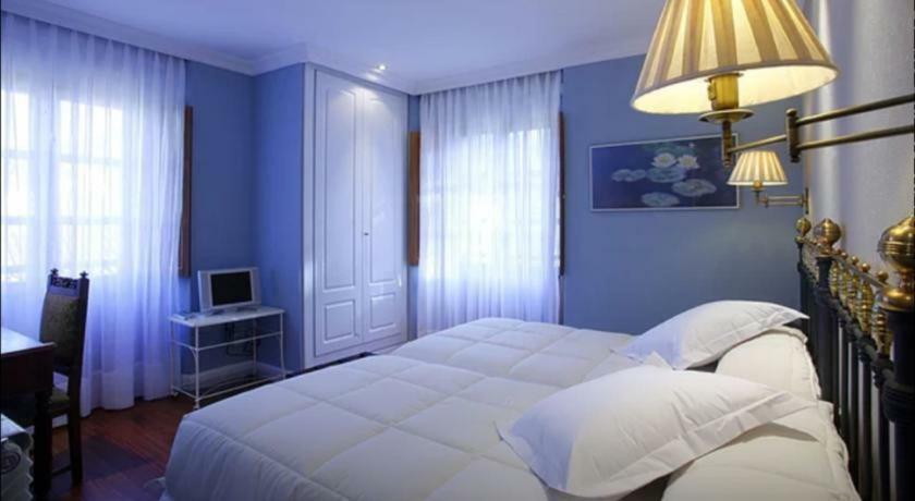 La Casona De Don Santos Hotel Proaza Luaran gambar