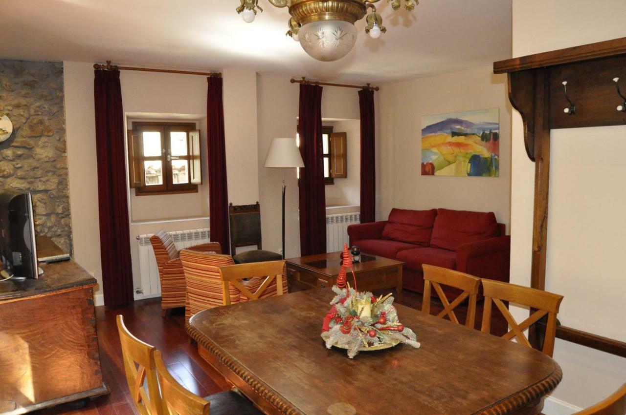La Casona De Don Santos Hotel Proaza Luaran gambar